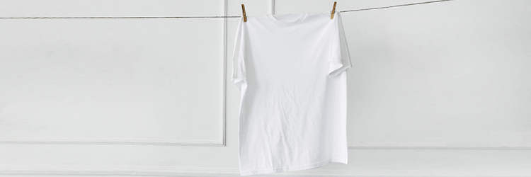 (Ne)obyčejné bílé tričko – skrytý klenot šatníku