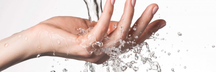 Voda nad zlato – kolik vody spotřebuje vaše domácnost, textilní průmysl a jak snížit její spotřebu